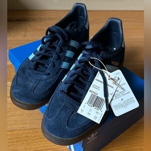 Navy blue adidas spezials!!